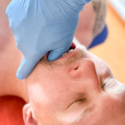 Manuelle Therapie für das Kiefergelenk (MT CMD)